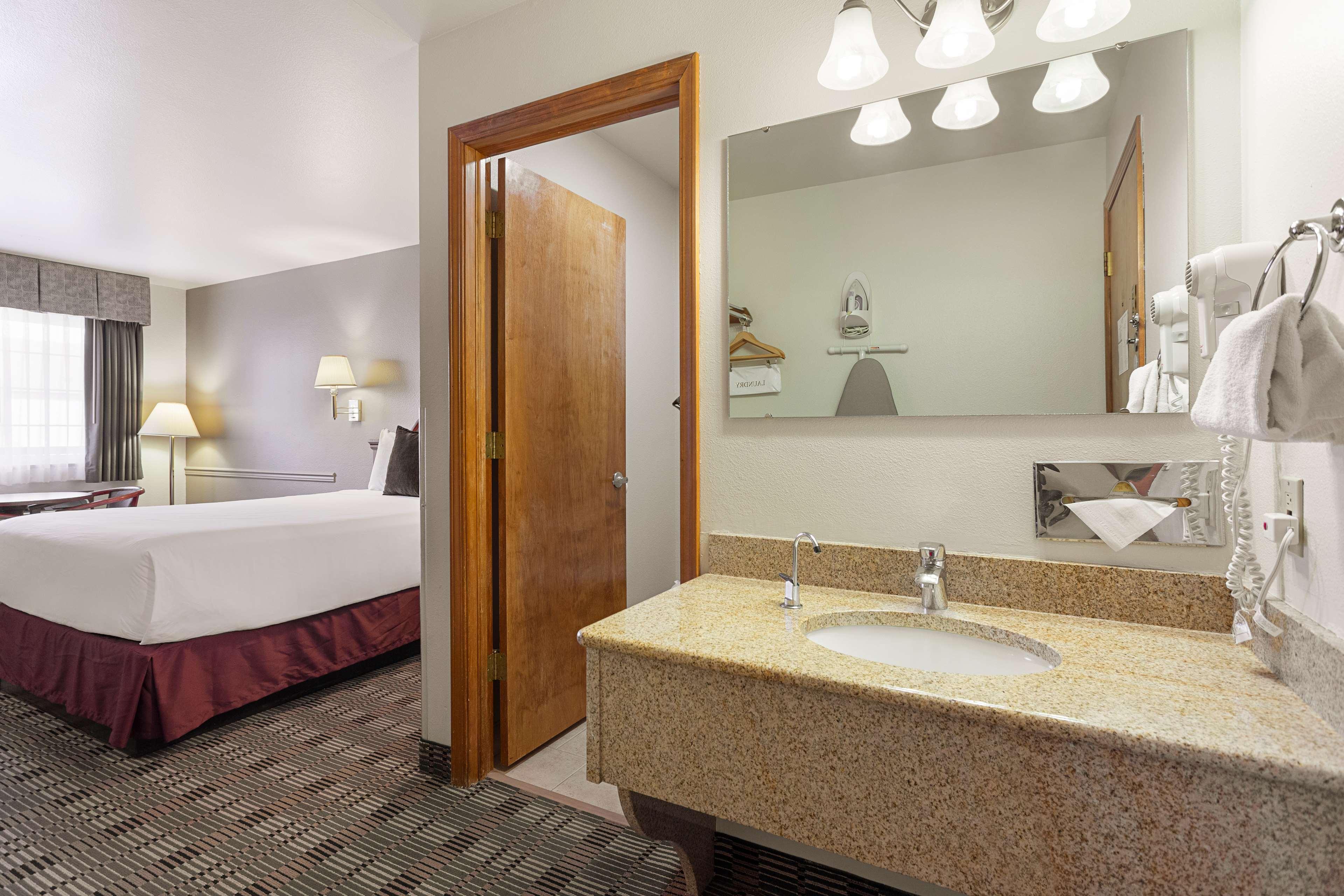 Americas Best Value Inn Burns Zewnętrze zdjęcie