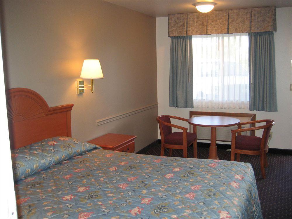 Americas Best Value Inn Burns Zewnętrze zdjęcie