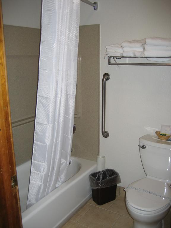 Americas Best Value Inn Burns Zewnętrze zdjęcie